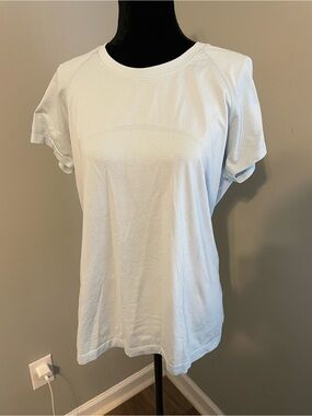 lululemon Swiftly 2.0 tech Light Gray Blue Short Sleeve Performance Tee